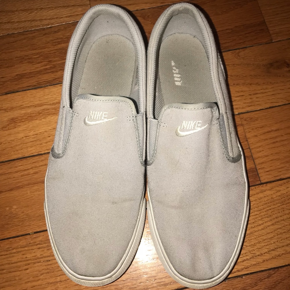 Men’s Nike Slip-on Canvas Shoes